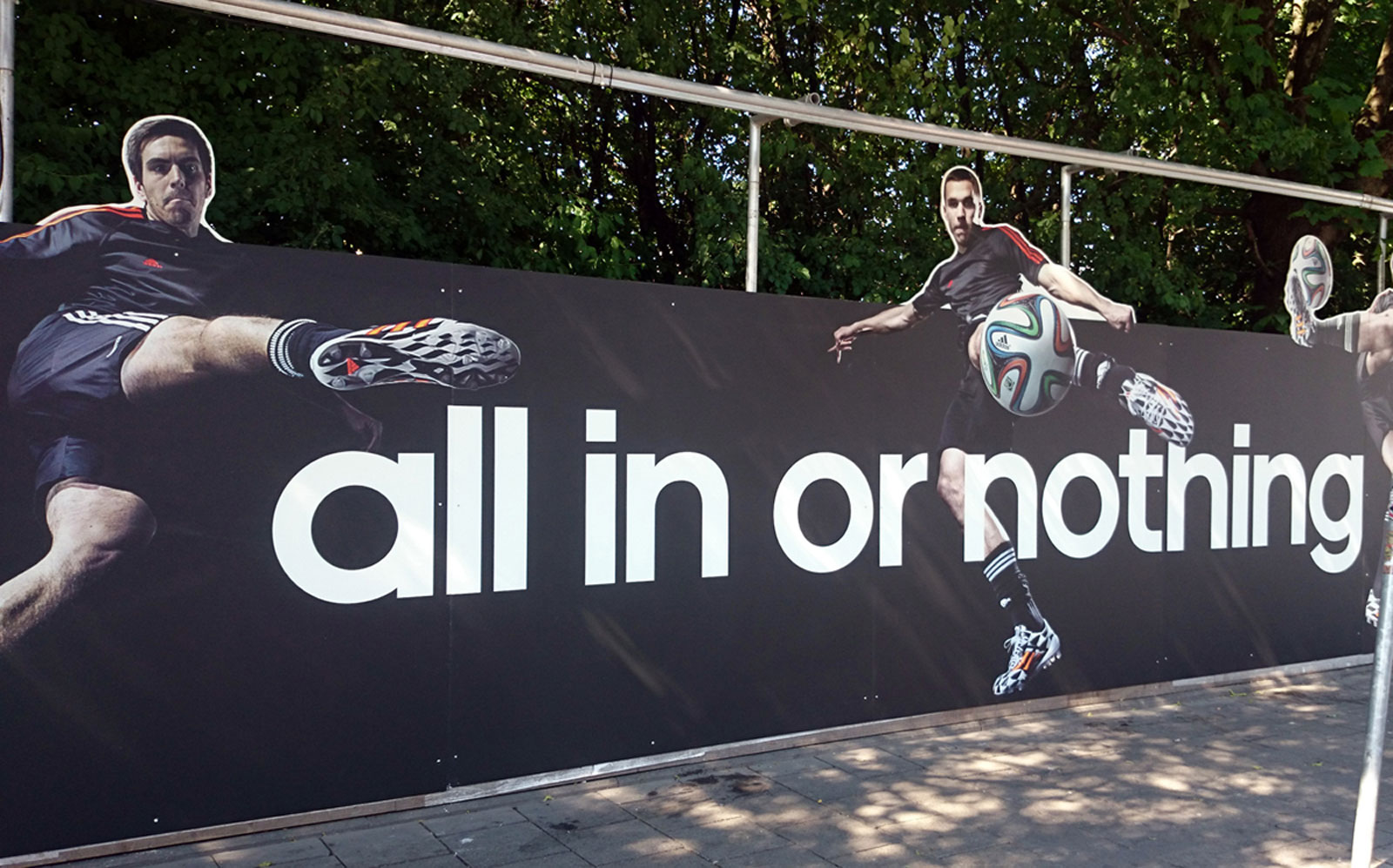 Stärken Sie Ihre Marke und treffen Sie Opinion-Leader mit Ihrer Botschaft.  HanXX StreetStyle: COME AND GET IT!